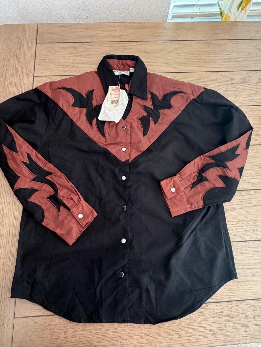 Vintage shirt new ,whit its original tang and purchase receipt Adobo Rose !!!!